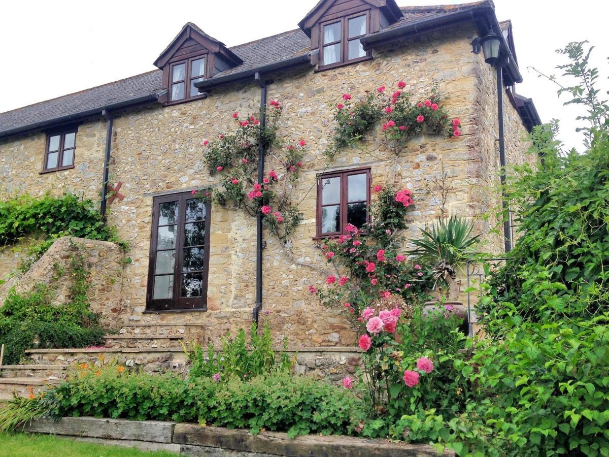 Rose Cottage Musbury Exterior photo